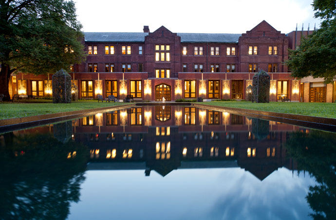 Munk_School_Courtyard.jpg
