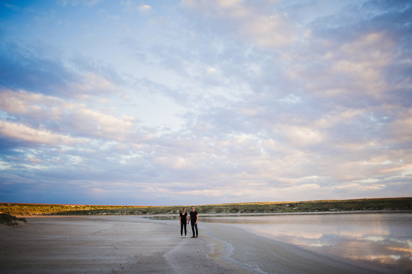 engagement-portraits-couple-desert-wedding-salt-flat-new-mexico-liz-anne-photography