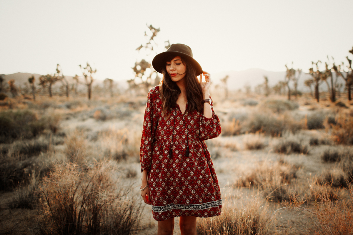 joshua-tree-california-desert-palm-springs-photographer-engagement-session-photos-liz-anne-photography