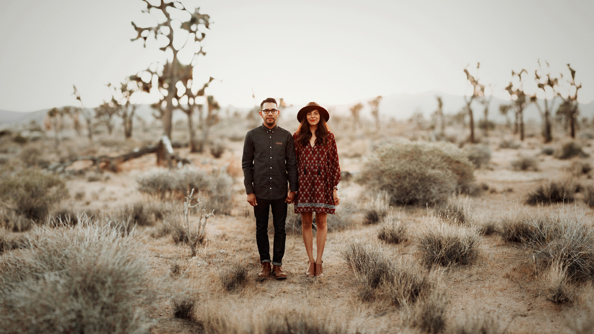 joshua-tree-california-desert-palm-springs-photographer-engagement-session-photos-liz-anne-photography