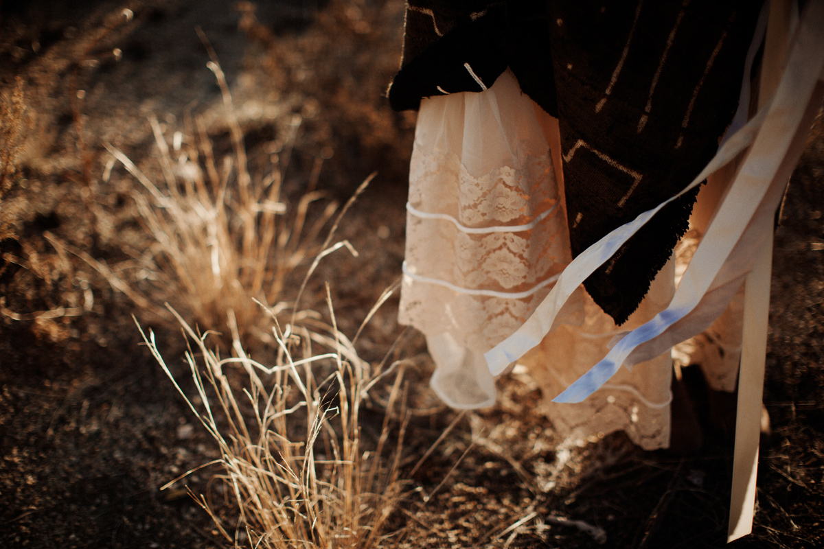 albuquerque-new-mexico-destination-bohemian-boho-teepee-wedding-desert-floral-liz-anne-photography