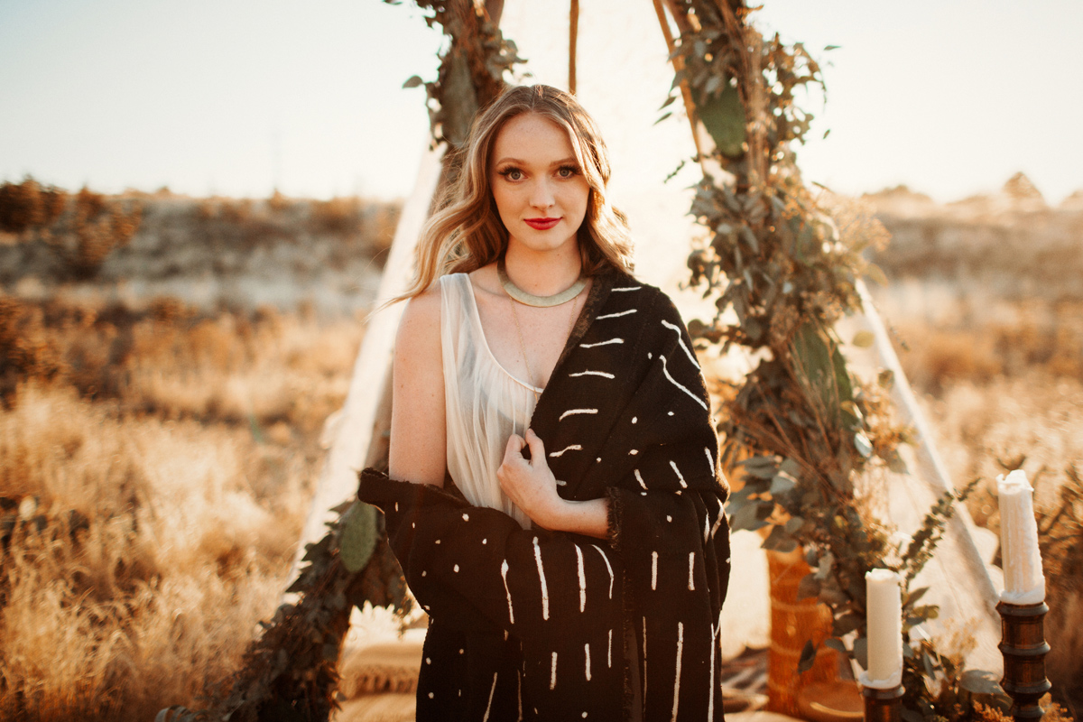 albuquerque-new-mexico-destination-bohemian-boho-teepee-wedding-desert-floral-liz-anne-photography