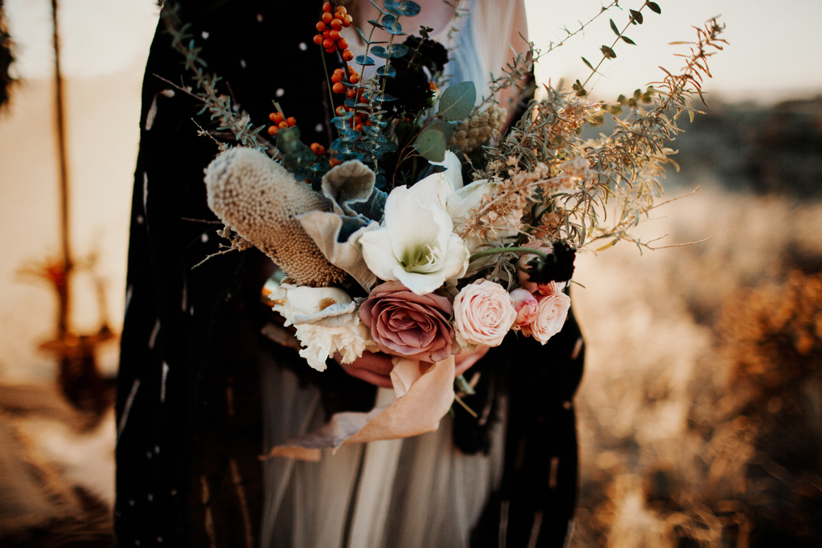 albuquerque-new-mexico-destination-bohemian-boho-teepee-wedding-desert-floral-liz-anne-photography