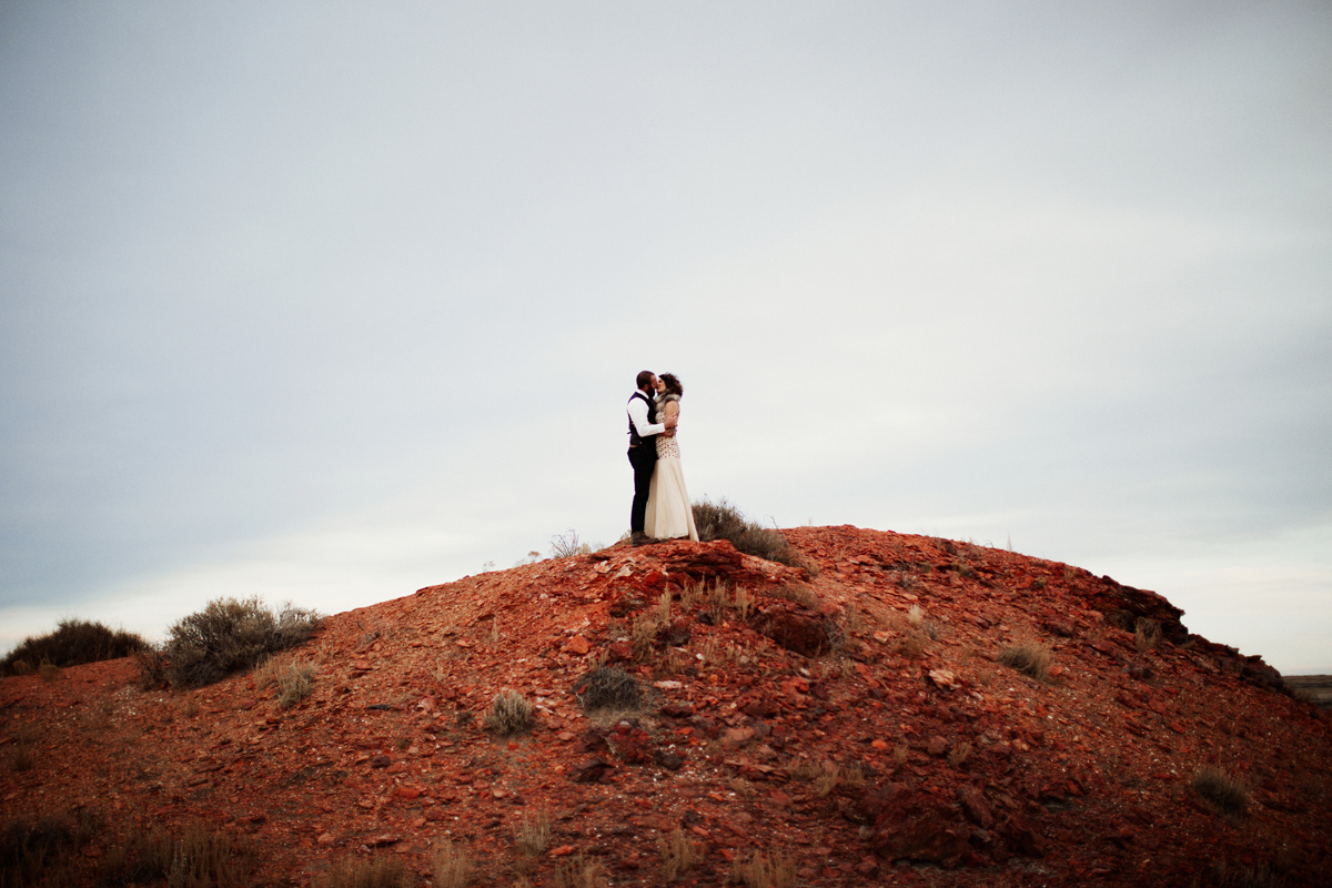 bisti-wilderness-badlands-new-mexico-elopement-desert-portraits-engagement-session-liz-anne-photography