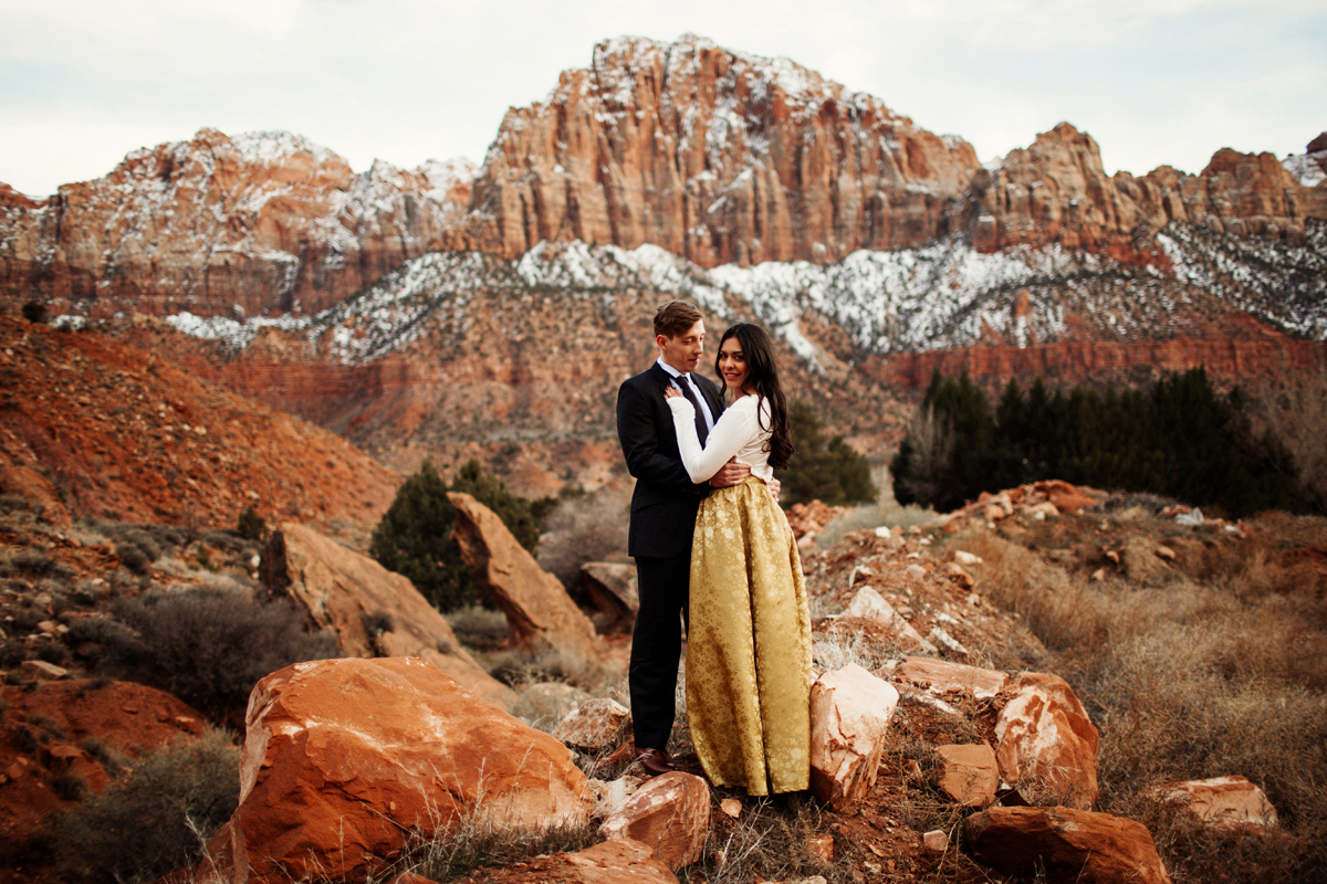 zion-national-park-utah-engagement-session-photos-photographer-destination-wedding-liz-anne-photography-elizabeth-wells