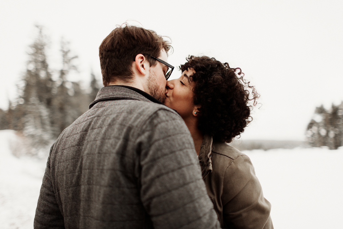 sandia-mountain-albuquerque-snow-fog-engagement-session-new-mexico-elizabeth-wells-photography