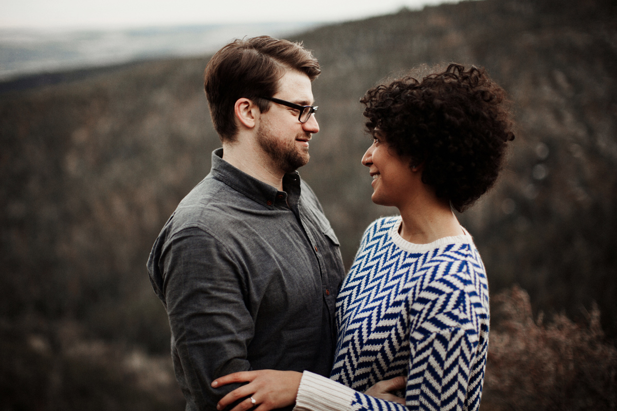 sandia-mountain-albuquerque-snow-fog-engagement-session-new-mexico-elizabeth-wells-photography