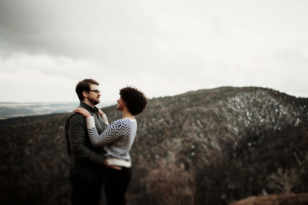 sandia-mountain-albuquerque-snow-fog-engagement-session-new-mexico-elizabeth-wells-photography