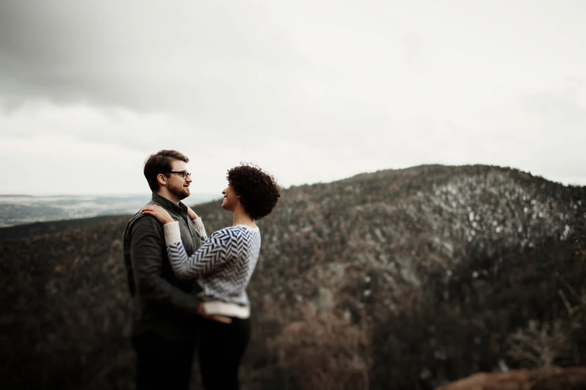 sandia-mountain-albuquerque-snow-fog-engagement-session-new-mexico-elizabeth-wells-photography