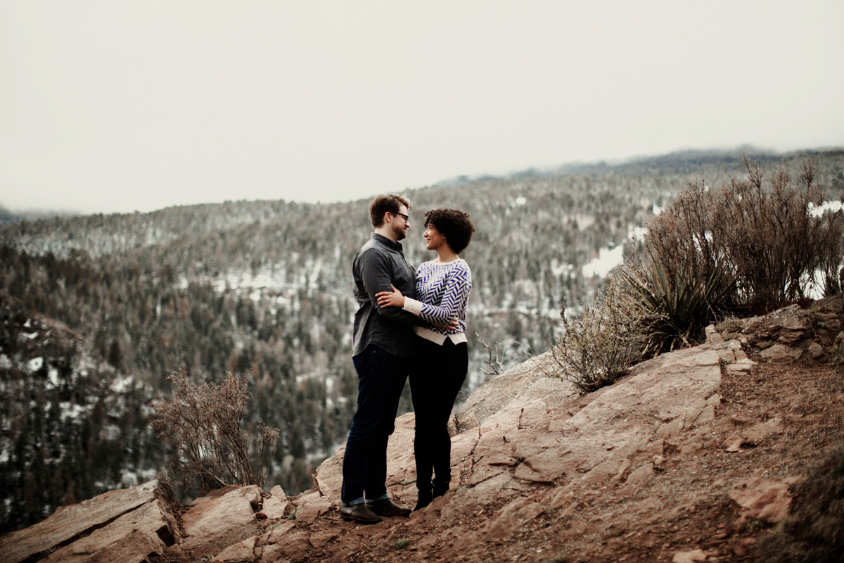 sandia-mountain-albuquerque-snow-fog-engagement-session-new-mexico-elizabeth-wells-photography