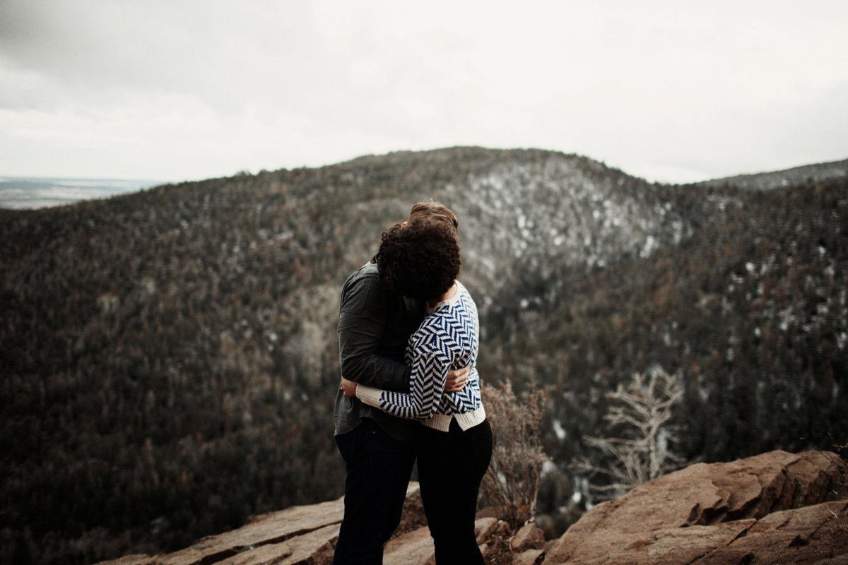 sandia-mountain-albuquerque-snow-fog-engagement-session-new-mexico-elizabeth-wells-photography