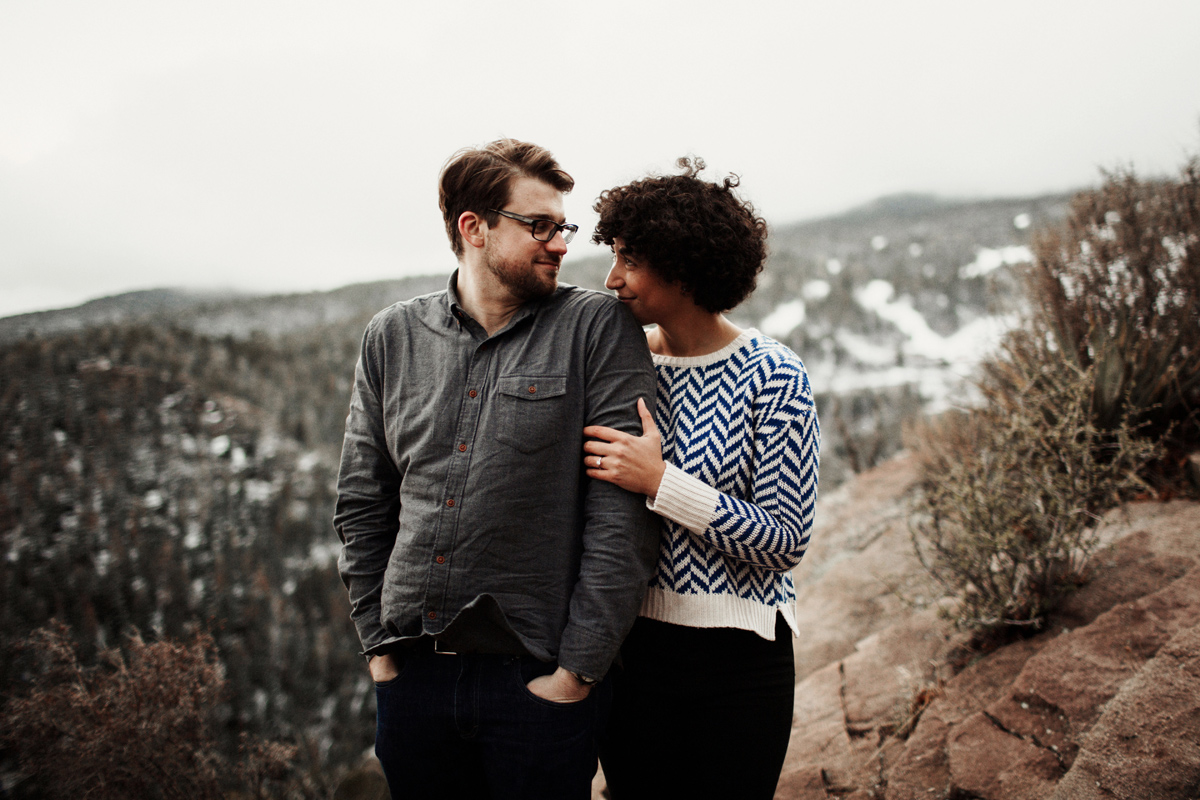 sandia-mountain-albuquerque-snow-fog-engagement-session-new-mexico-elizabeth-wells-photography