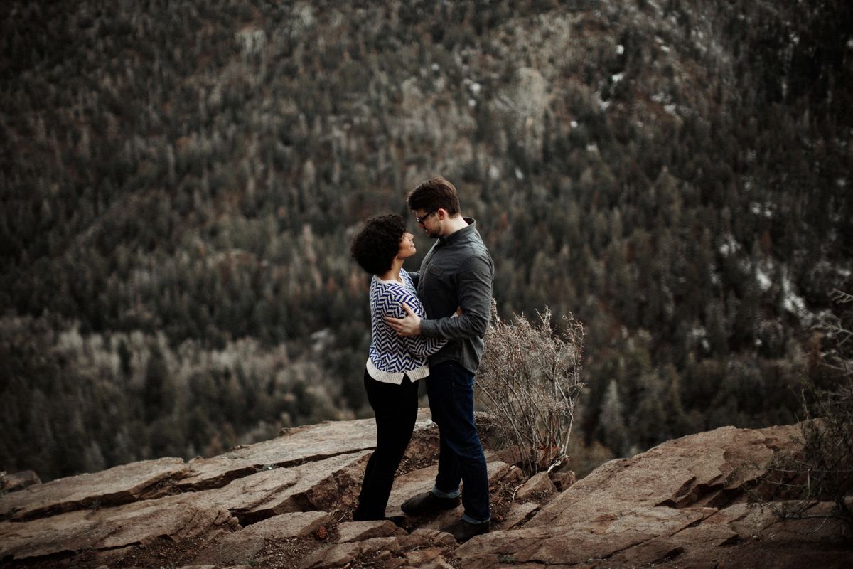 sandia-mountain-albuquerque-snow-fog-engagement-session-new-mexico-elizabeth-wells-photography