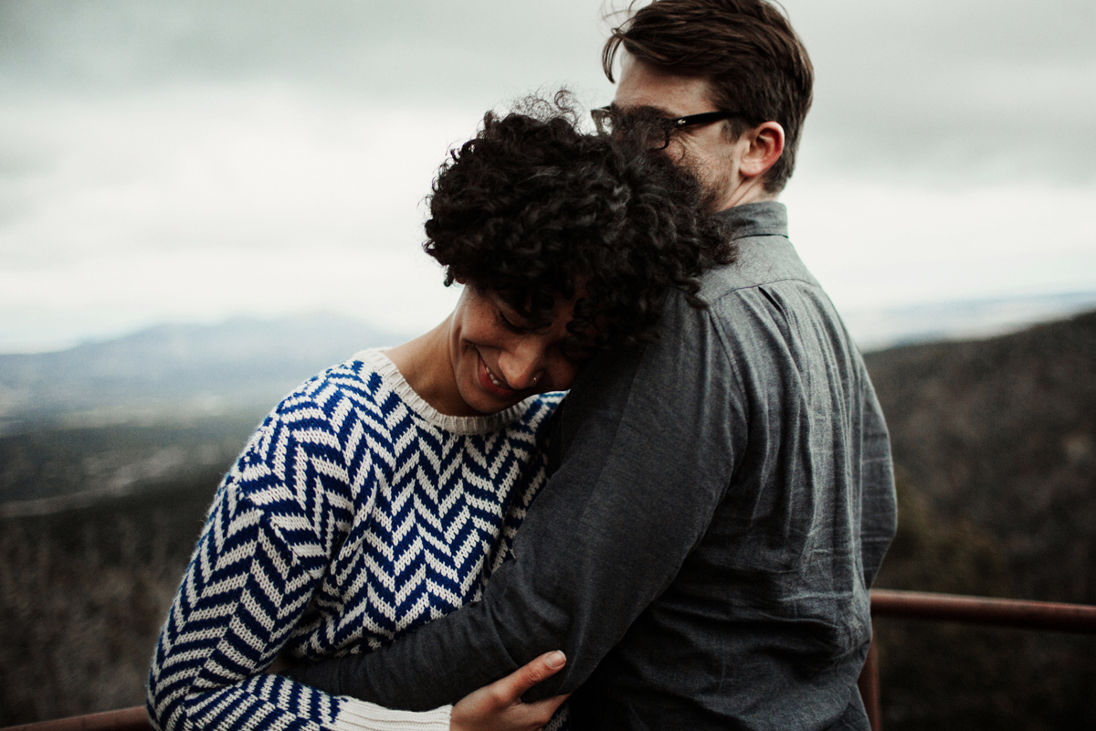 sandia-mountain-albuquerque-snow-fog-engagement-session-new-mexico-elizabeth-wells-photography