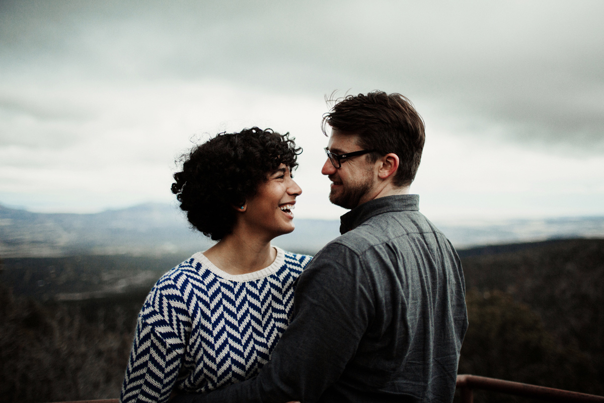 sandia-mountain-albuquerque-snow-fog-engagement-session-new-mexico-elizabeth-wells-photography