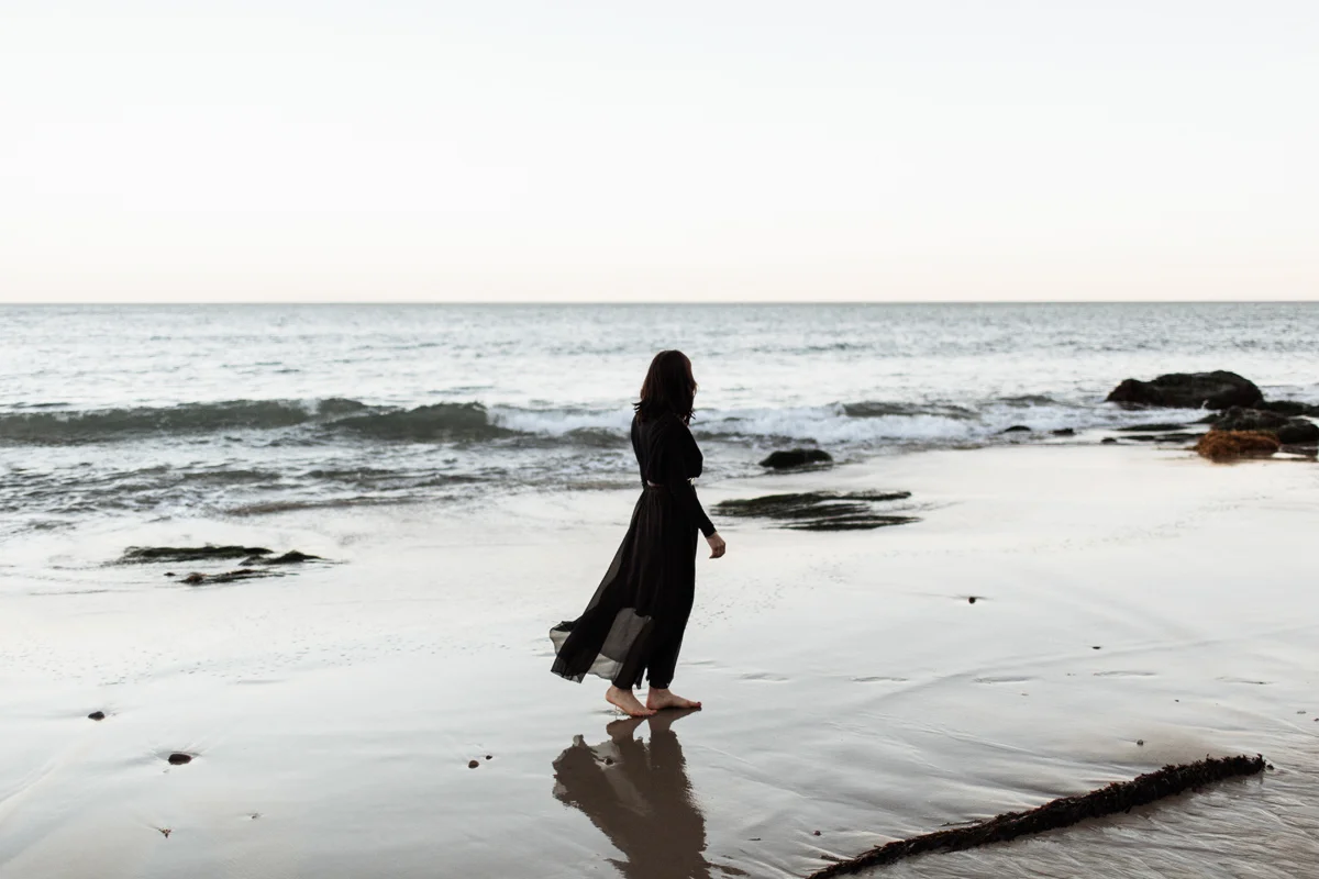 malibu-california-coast-beach-engagement-session-los-angeles-wedding-photographer-elizabeth-wells-photography