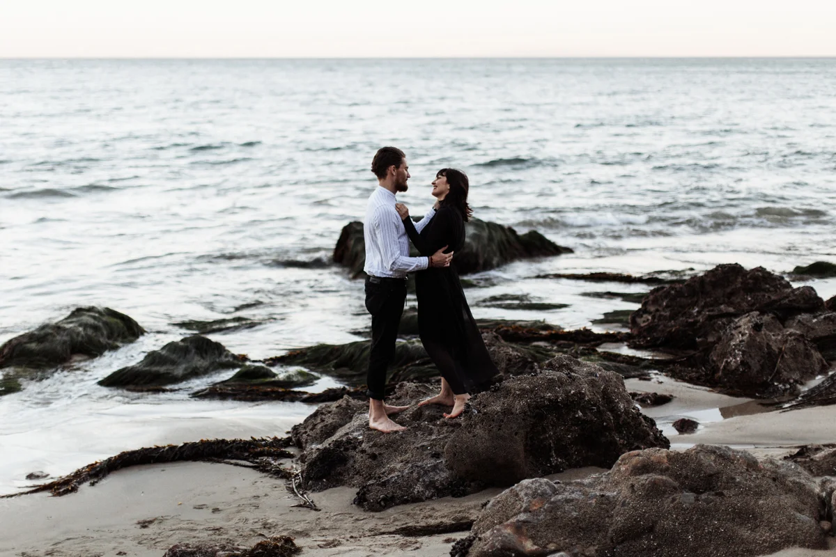 malibu-california-coast-beach-engagement-session-los-angeles-wedding-photographer-elizabeth-wells-photography