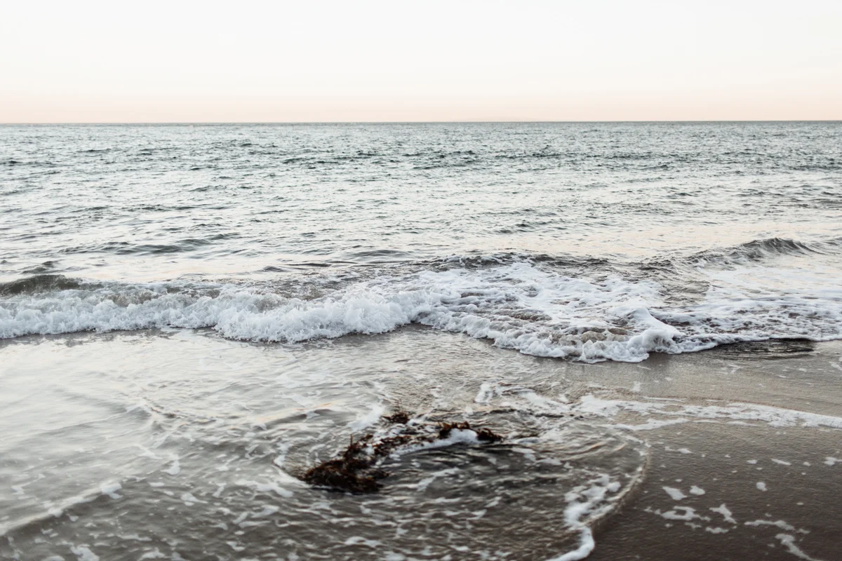malibu-california-coast-beach-engagement-session-los-angeles-wedding-photographer-elizabeth-wells-photography