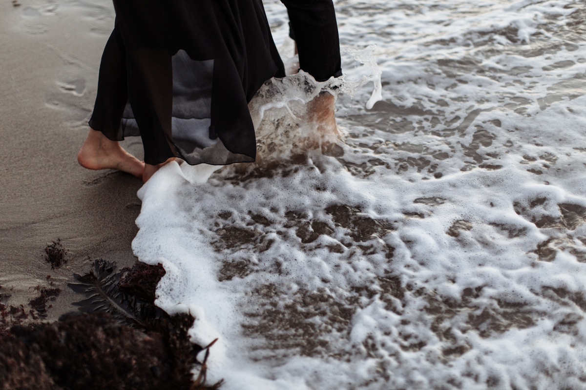 malibu-california-coast-beach-engagement-session-los-angeles-wedding-photographer-elizabeth-wells-photography