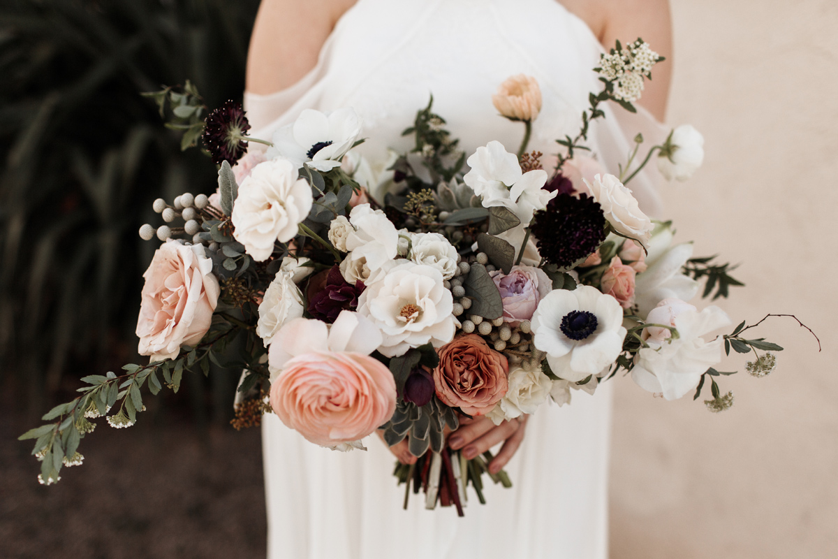 los-poblanos-wedding-albuquerque-new-mexico-elopement-elizabeth-wells-photography-photographer-winter-floral