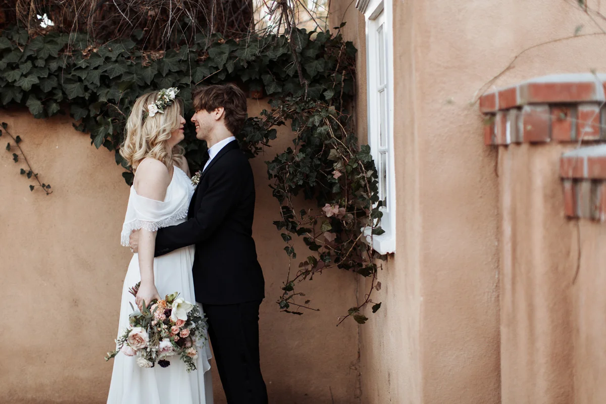 los-poblanos-wedding-albuquerque-new-mexico-elopement-elizabeth-wells-photography-photographer-winter-floral