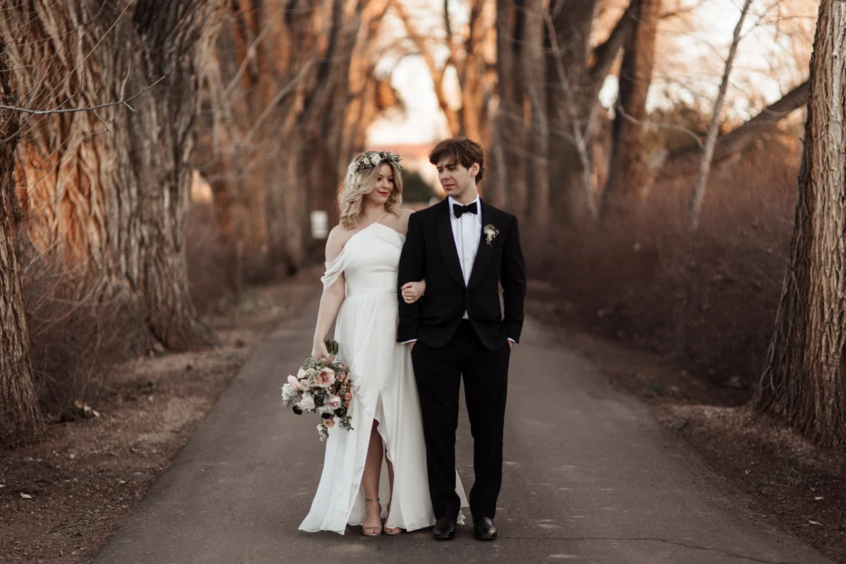 los-poblanos-wedding-albuquerque-new-mexico-elopement-elizabeth-wells-photography-photographer-winter-floral