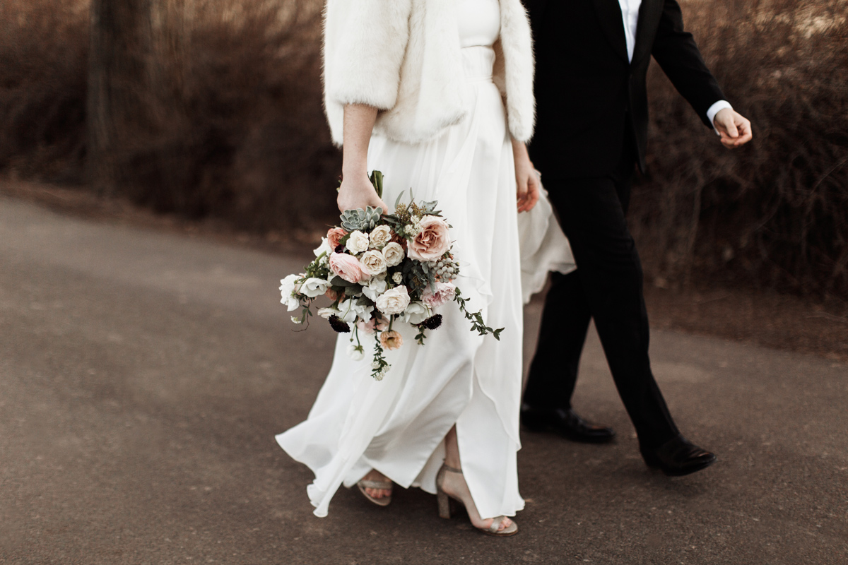 los-poblanos-wedding-albuquerque-new-mexico-elopement-elizabeth-wells-photography-photographer-winter-floral