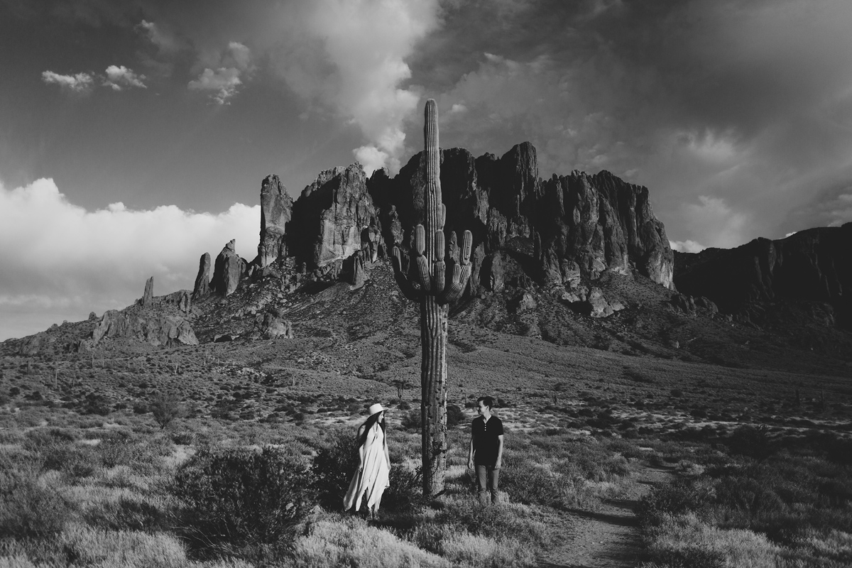 phoenix-arizona-wedding-engagement-albuquerque-desert-elopement-elizabeth-wells-photography-photographer-saguaro