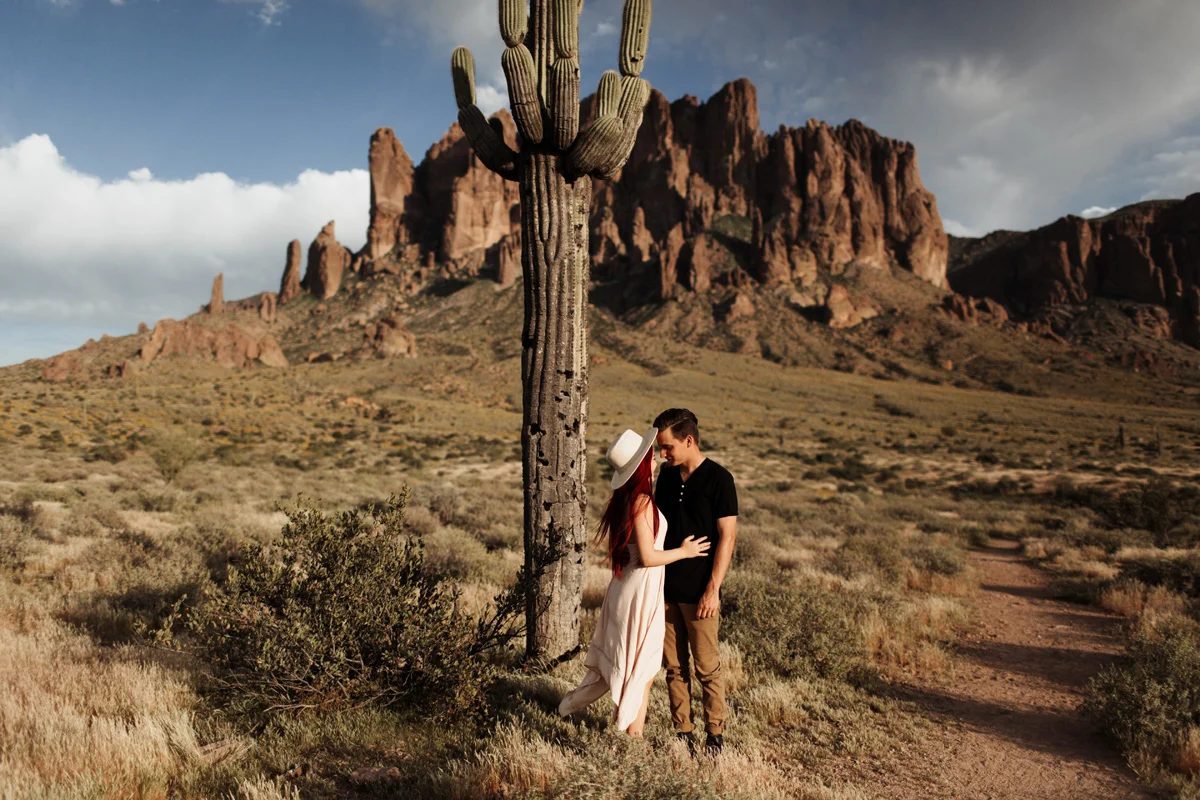 phoenix-arizona-wedding-engagement-albuquerque-desert-elopement-elizabeth-wells-photography-photographer-saguaro