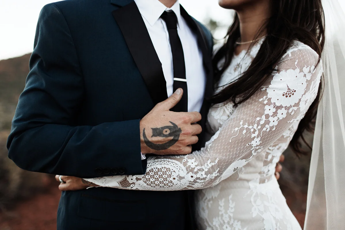 sedona-arizona-wedding-desert-elopement-elizabeth-wells-photography-photographer