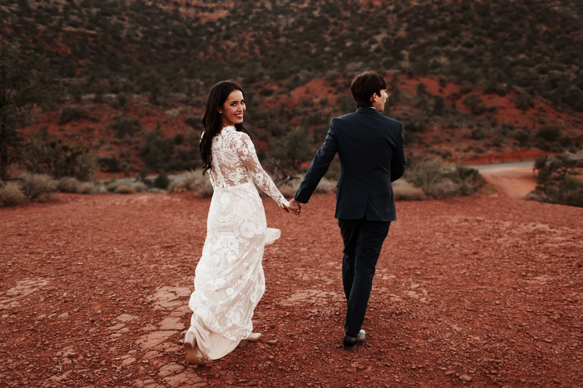 sedona-arizona-wedding-desert-elopement-elizabeth-wells-photography-photographer