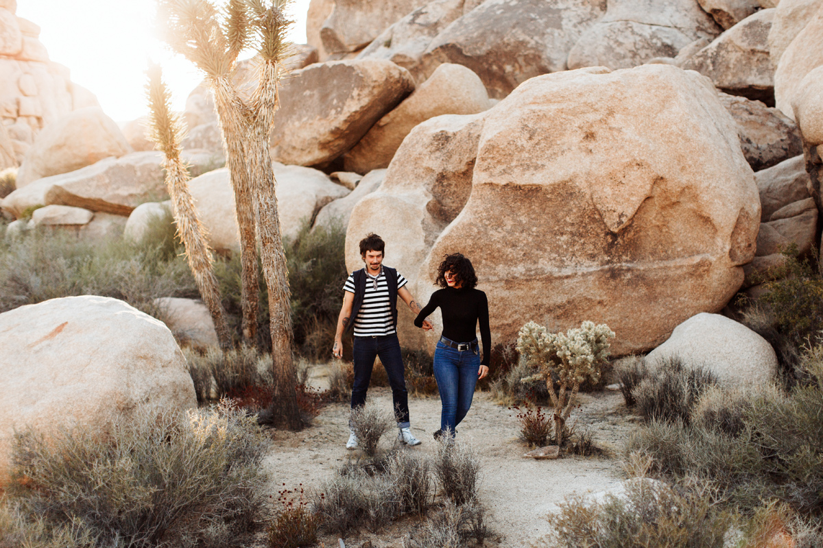 joshua-tree-california-engagement-wedding-elopement-session-desert-photographer-elizabeth-wells-photography