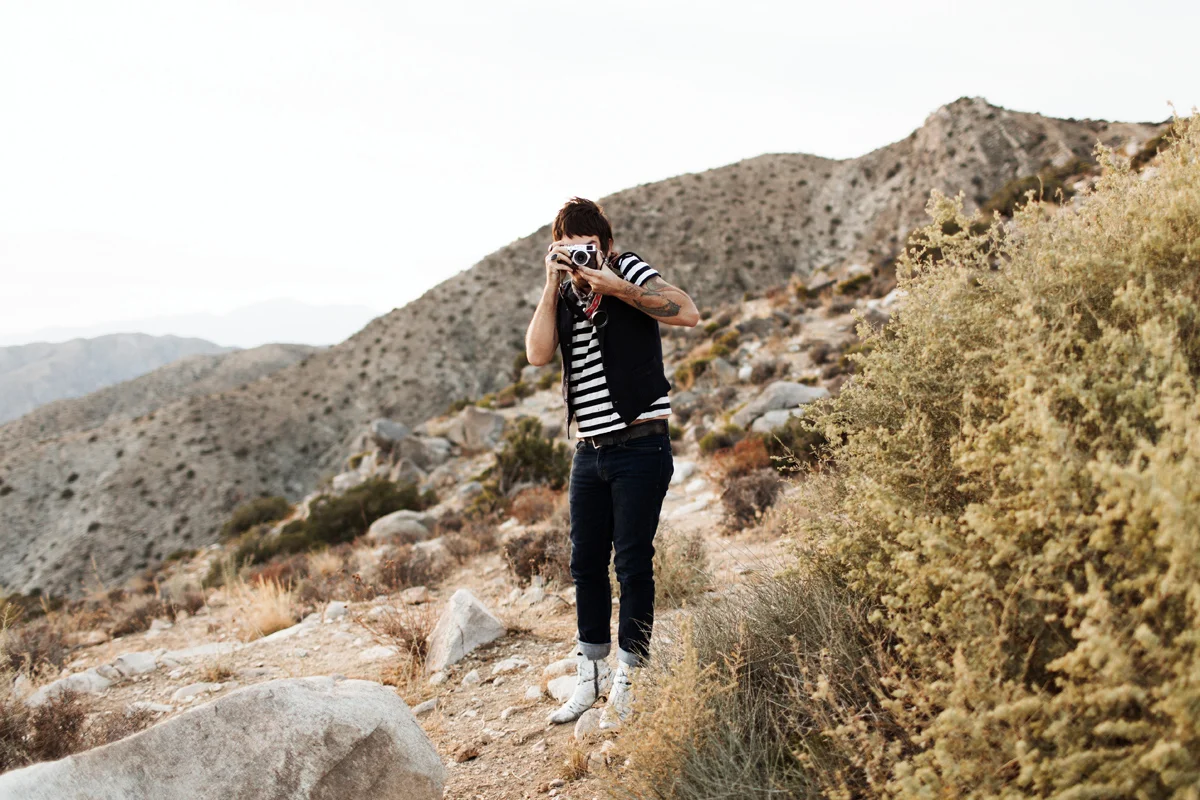 joshua-tree-california-engagement-wedding-elopement-session-desert-photographer-elizabeth-wells-photography