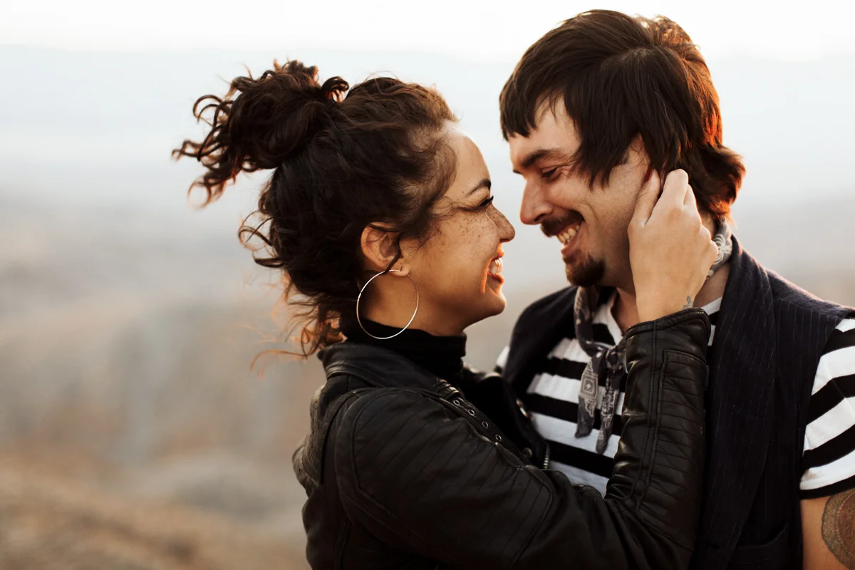 joshua-tree-california-engagement-wedding-elopement-session-desert-photographer-elizabeth-wells-photography