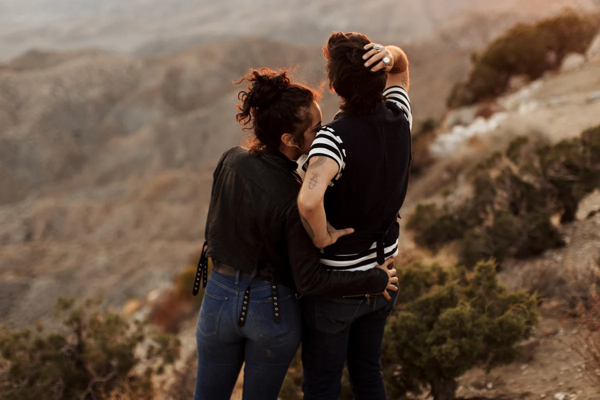 joshua-tree-california-engagement-wedding-elopement-session-desert-photographer-elizabeth-wells-photography
