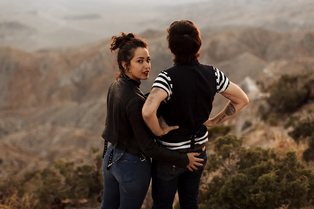 joshua-tree-california-engagement-wedding-elopement-session-desert-photographer-elizabeth-wells-photography