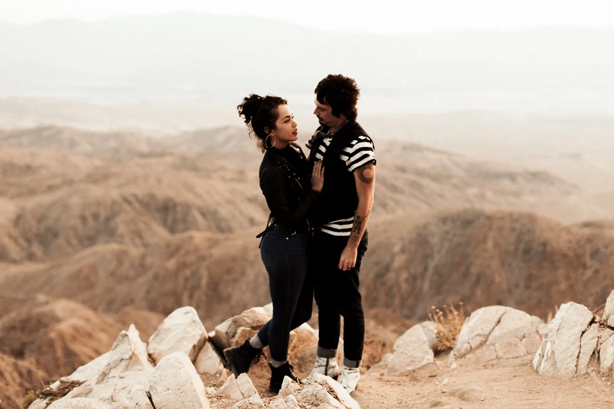 joshua-tree-california-engagement-wedding-elopement-session-desert-photographer-elizabeth-wells-photography