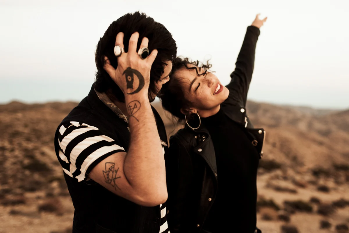 joshua-tree-california-engagement-wedding-elopement-session-desert-photographer-elizabeth-wells-photography