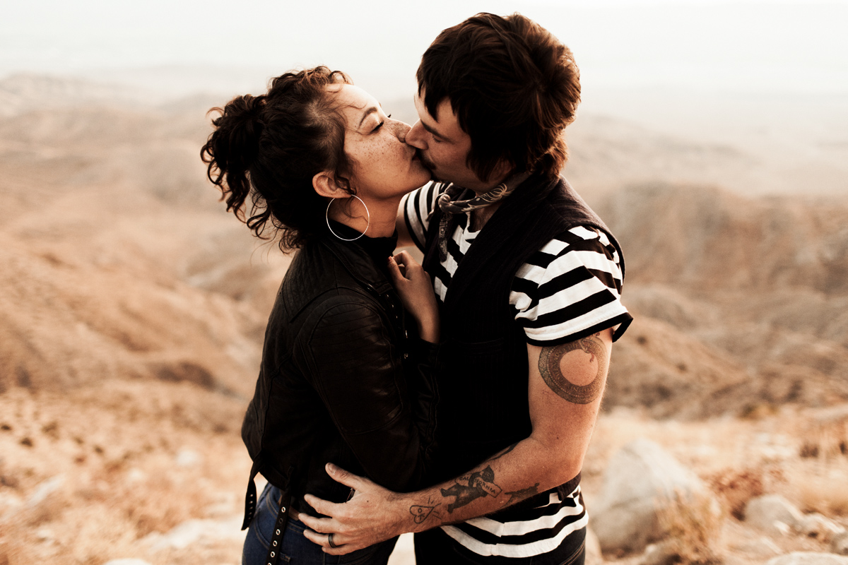 joshua-tree-california-engagement-wedding-elopement-session-desert-photographer-elizabeth-wells-photography