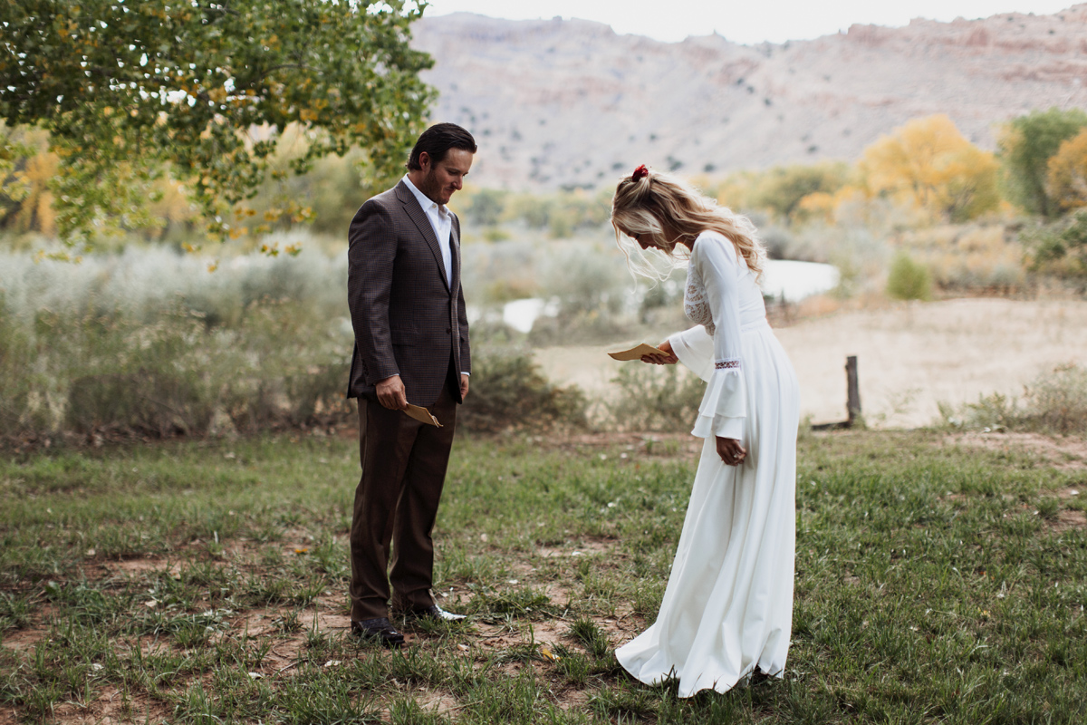 abiquiu-wedding-photographer-desert-elopement-new-mexico-elizabeth-wells-photography