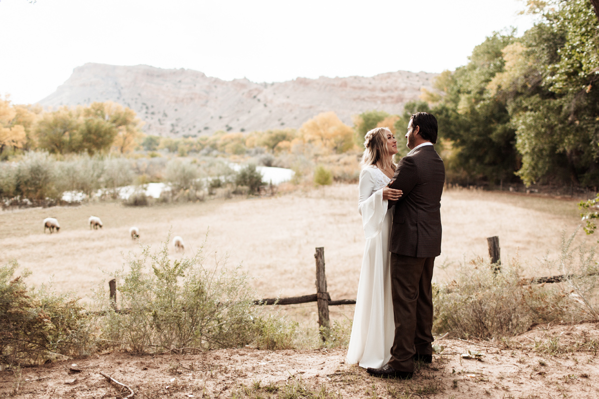 abiquiu-wedding-photographer-desert-elopement-new-mexico-elizabeth-wells-photography