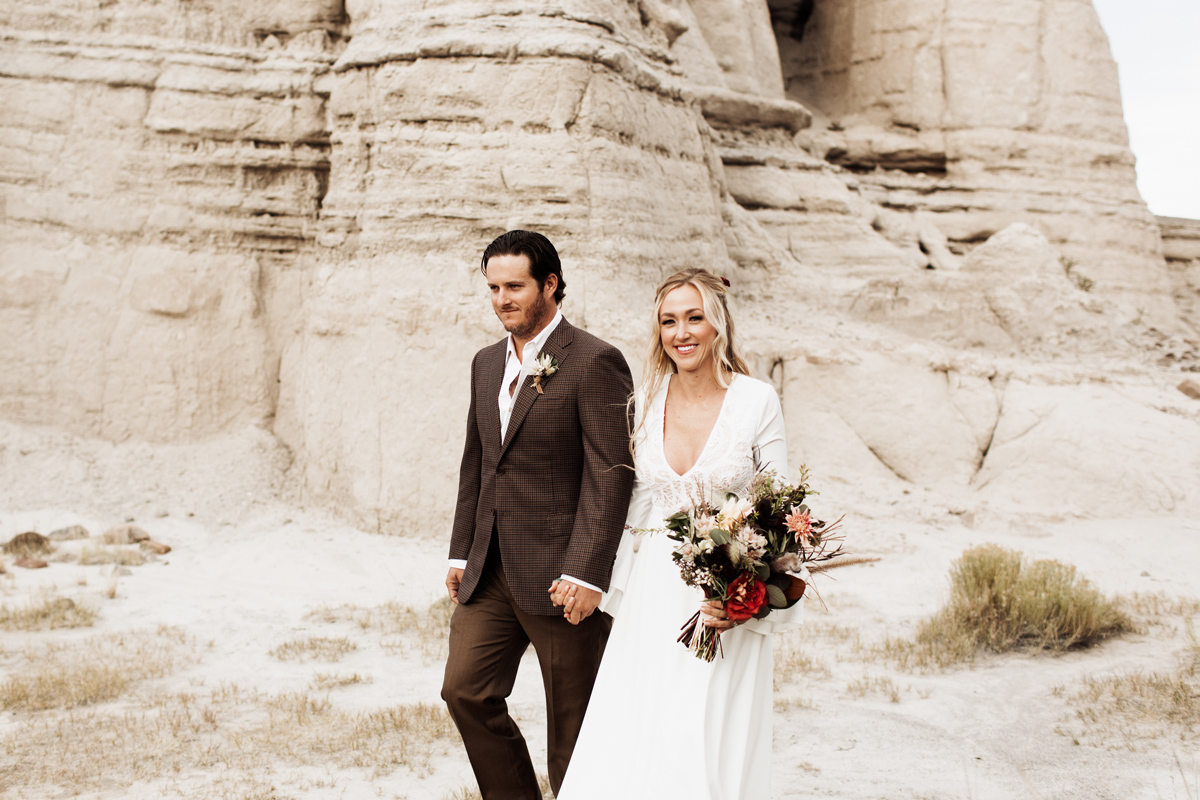 abiquiu-wedding-photographer-desert-elopement-new-mexico-elizabeth-wells-photography