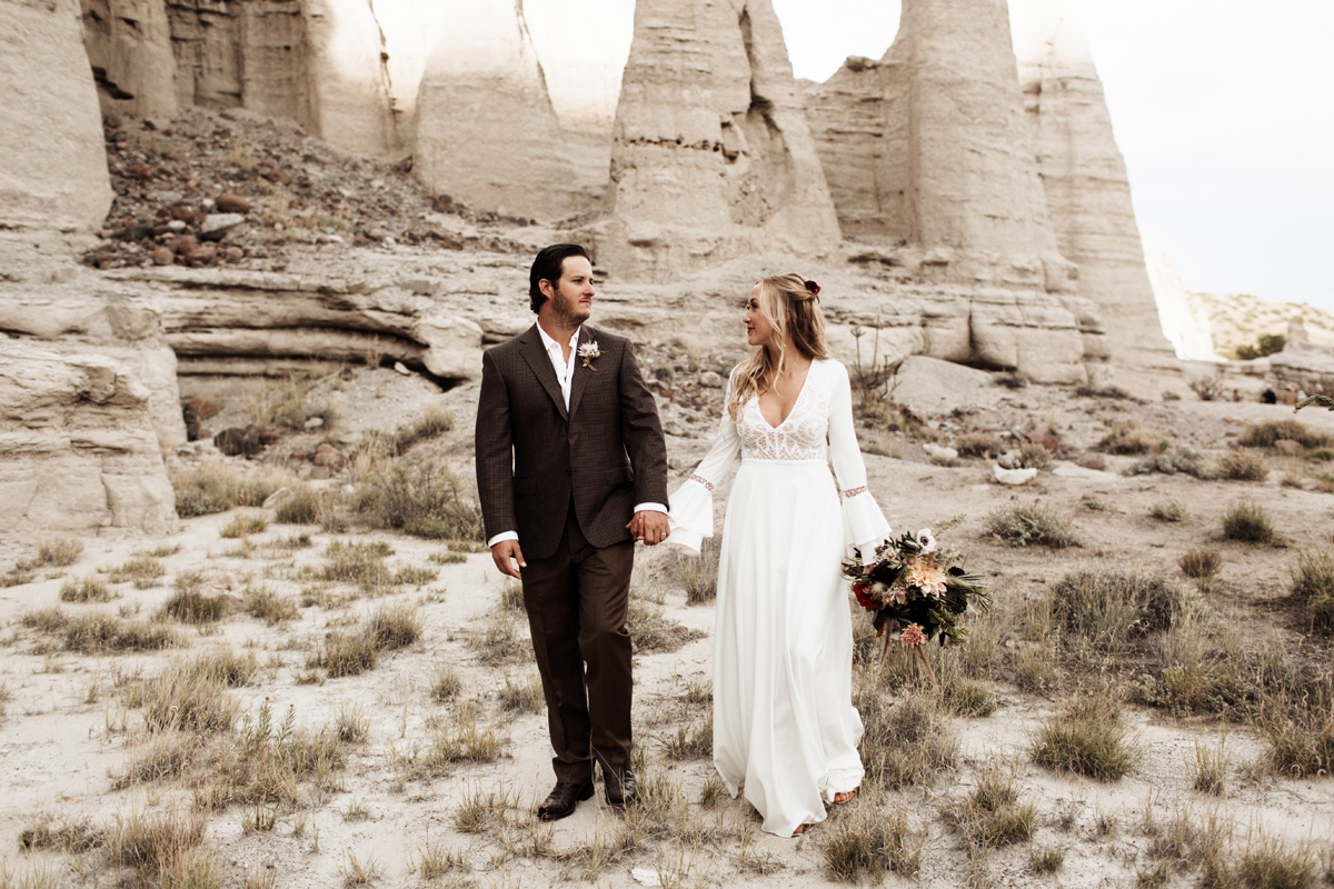 abiquiu-wedding-photographer-desert-elopement-new-mexico-elizabeth-wells-photography