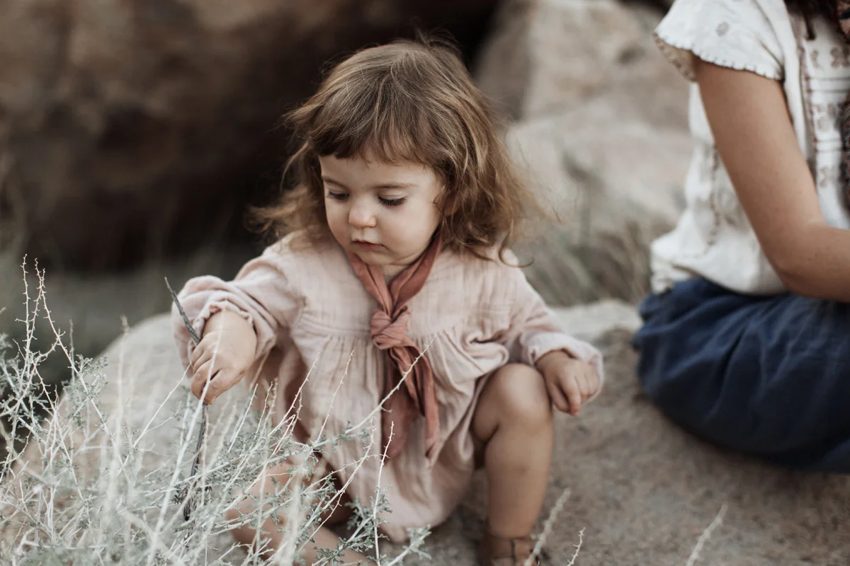 joshua-tree-california-family-session-photographer-elizabeth-wells-photography