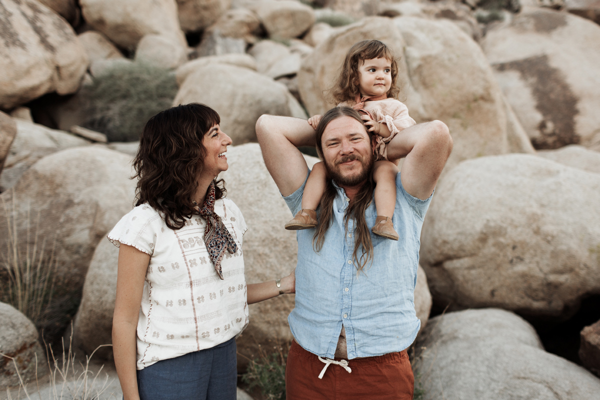 joshua-tree-california-family-session-photographer-elizabeth-wells-photography