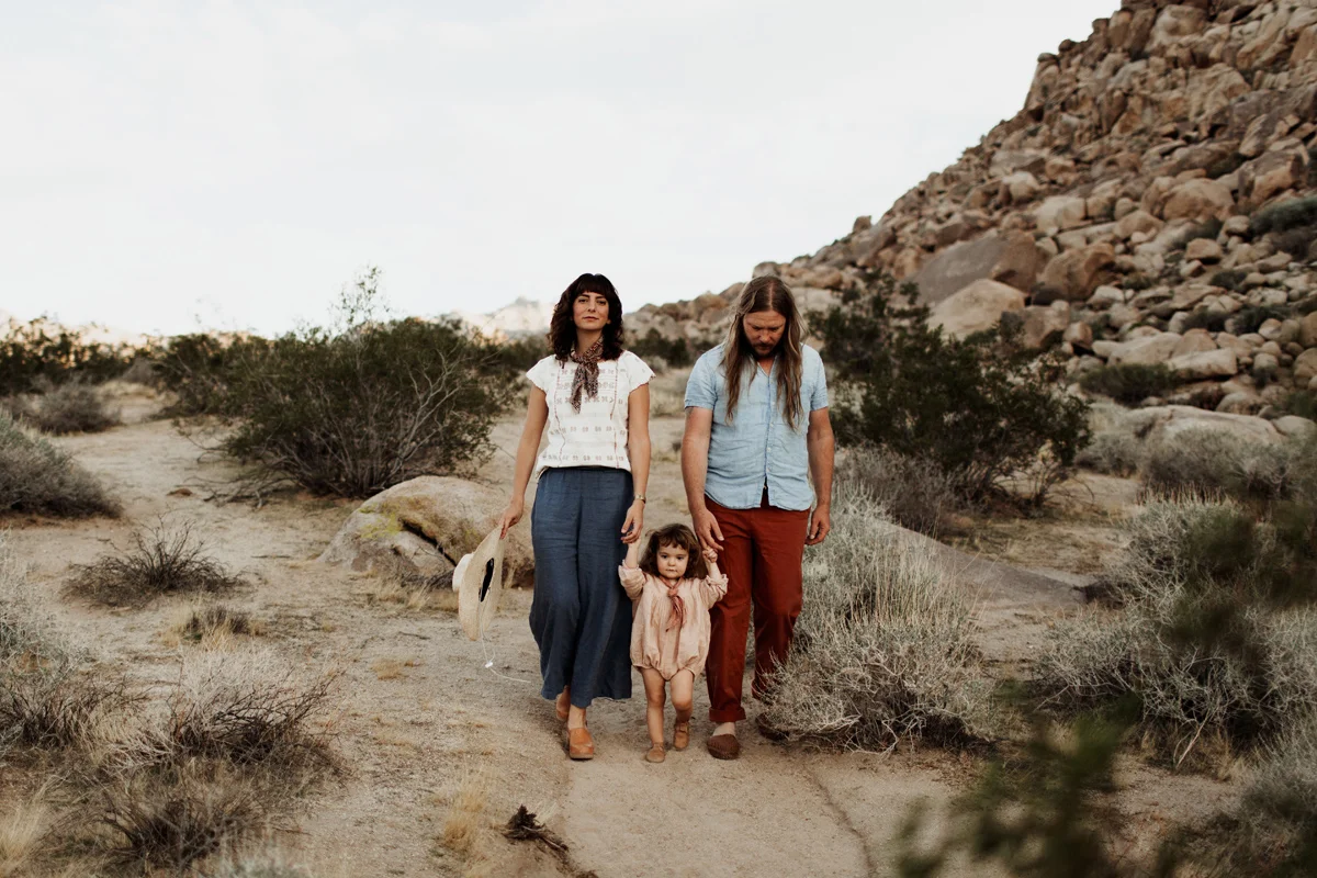 joshua-tree-california-family-session-photographer-elizabeth-wells-photography