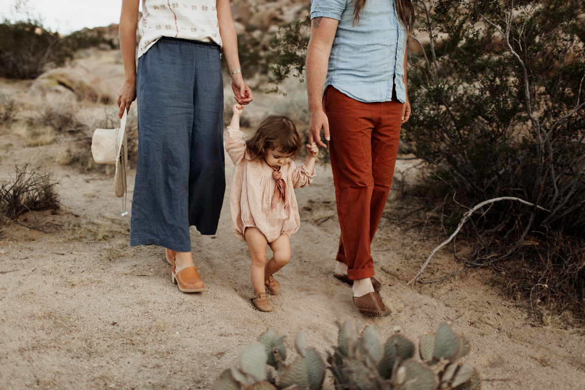 joshua-tree-california-family-session-photographer-elizabeth-wells-photography