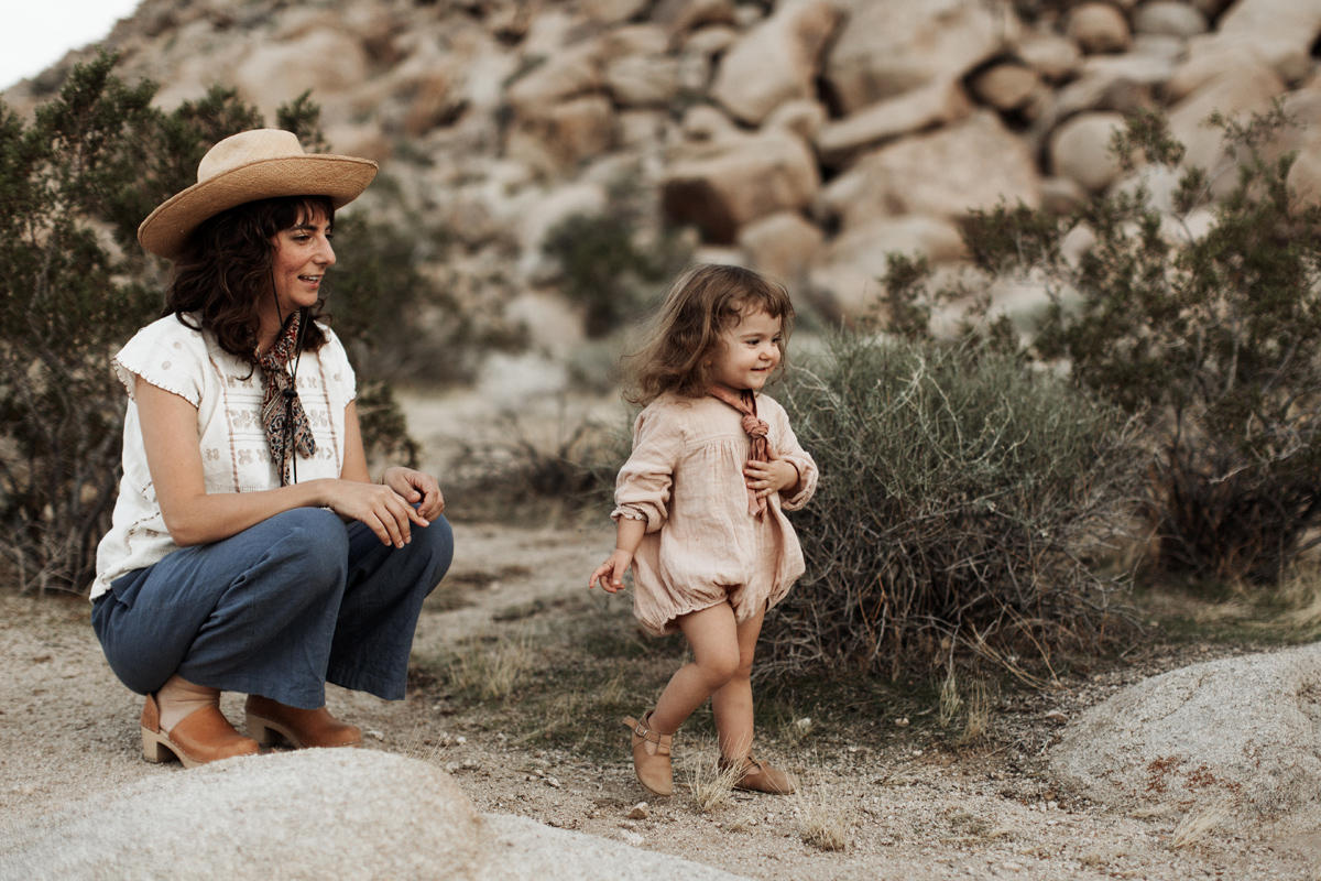 joshua-tree-california-family-session-photographer-elizabeth-wells-photography