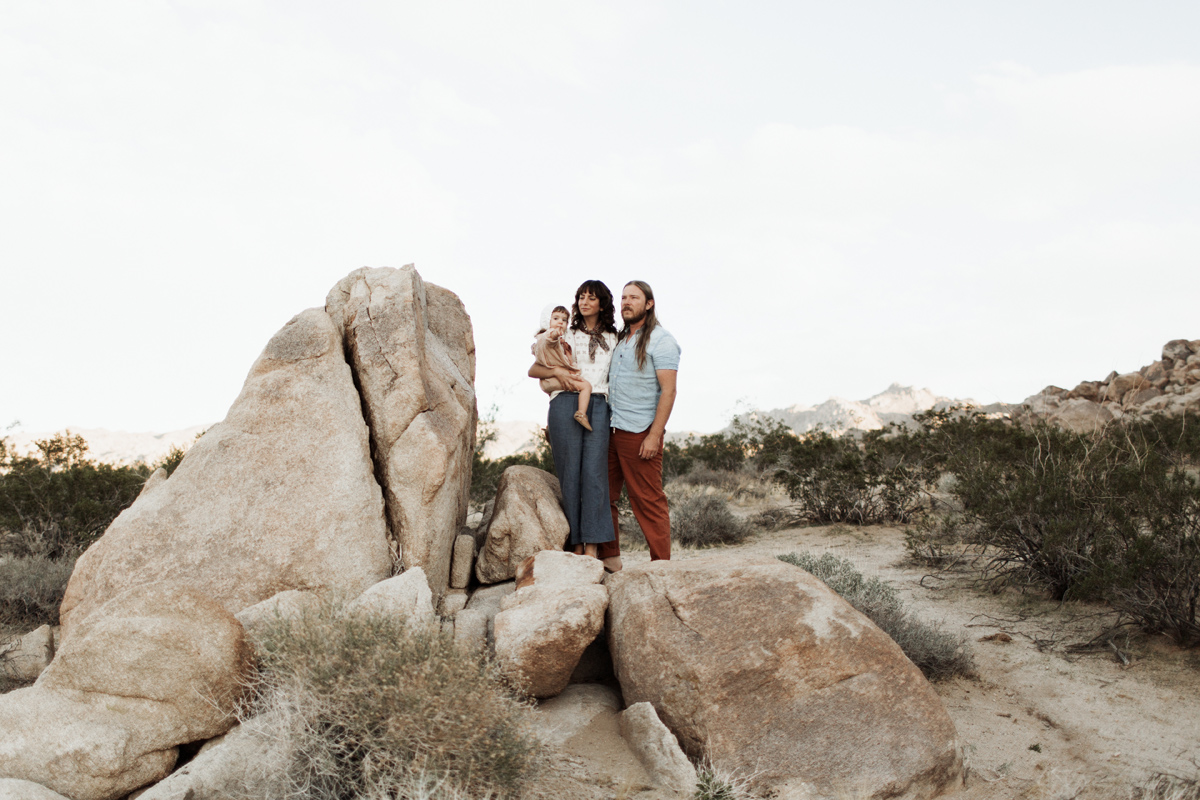 joshua-tree-california-family-session-photographer-elizabeth-wells-photography