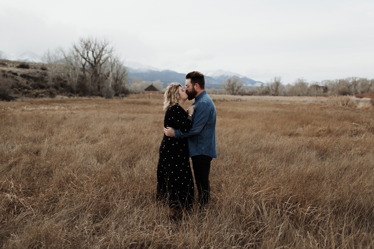 colorado-engagement-wedding-photographer-salida-elopement-mountain-elizabeth-wells-photography